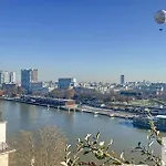 A Magnificent Place With Terrace And Eiffel Tower View