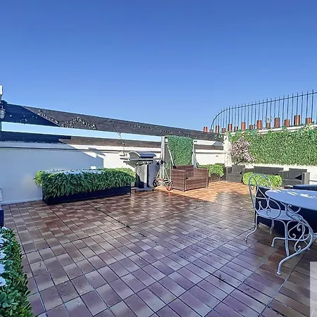 A Magnificent Place With Terrace And Eiffel Tower View Parigi